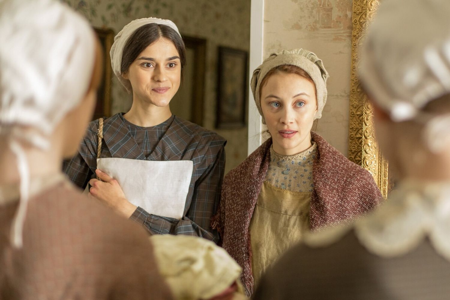 Sarah Gadon brilla en una de las adaptaciones más oscuras y sofisticadas de la literatura contemporánea.