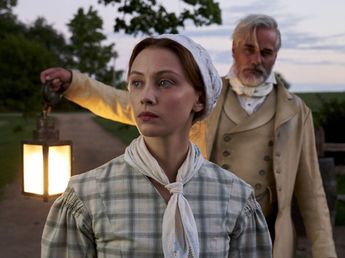 La serie feminista de 6 capítulos basada en una novela de Margaret Atwood que es furor en Netflix