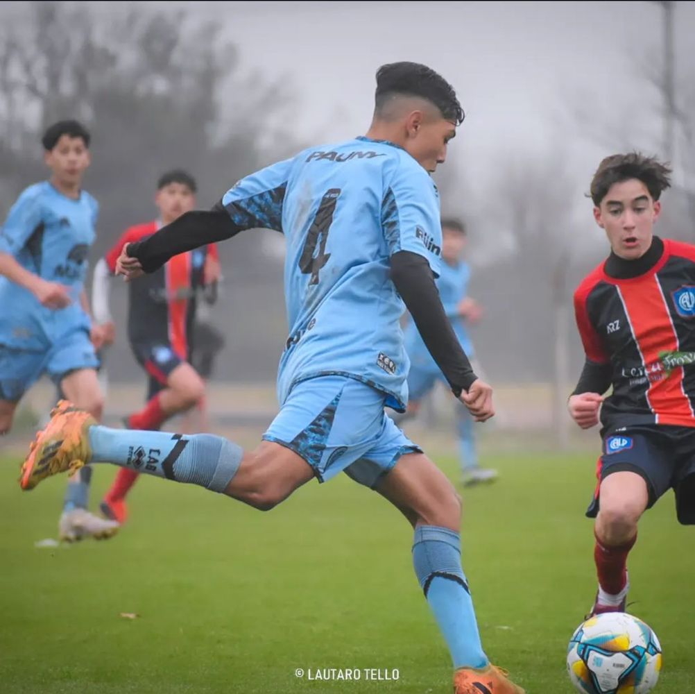 Otro futbolista de Belgrano de la familia Nieto. El marcador de punta derecho, Francisco, de la Quinta División.