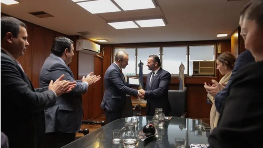 Juri recibió al embajador ucraniano: “No hay caminos para la paz, la paz es el camino”