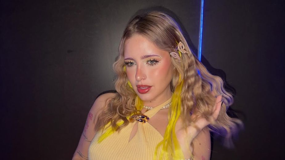 Coti Romero sorprendió con un llamativo cambio de look y le sumó el accesorio tendencia del 2026