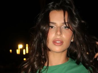 Nathy Peluso eligió un outfit urbano y el top seleccionado causó sensación con una sugestiva frase: "Tenerme de novia..."