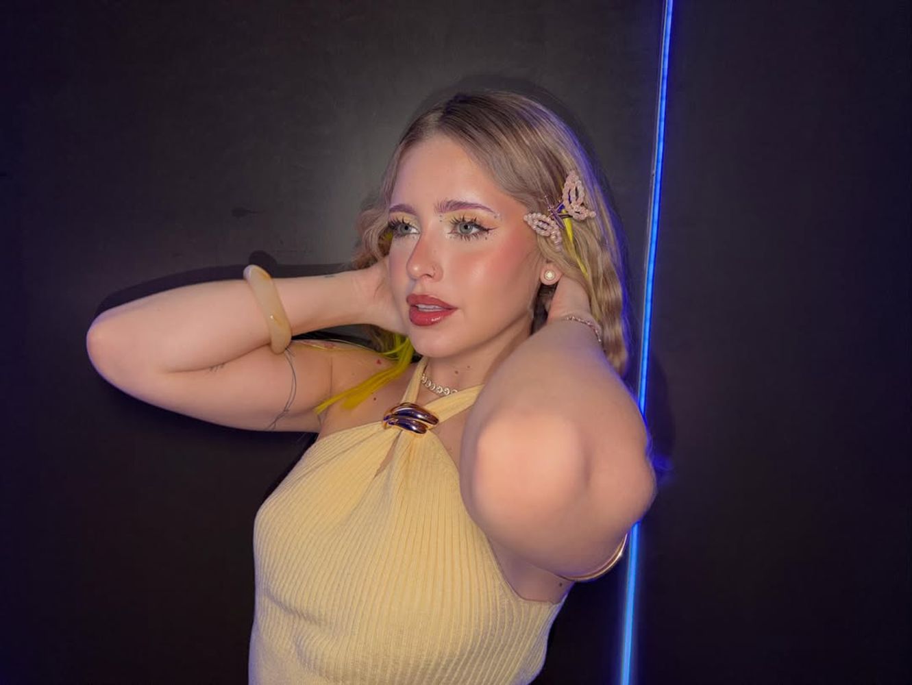Coti Romero sorprendió con un llamativo cambio de look y le sumó el accesorio tendencia del 2026