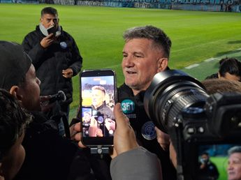El "esto es Belgrano" del Luifa Artime por el banderazo, y la duda por el Cuti Romero en la final