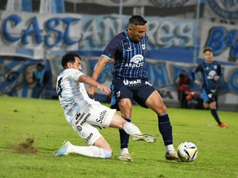 Primera Nacional: Gimnasia y Esgrima de Jujuy empató en el clásico, pero sigue puntero