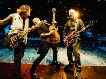 Airbag en Vélez: setlist renovado, clásicos inesperados y un avión en escena para una noche histórica