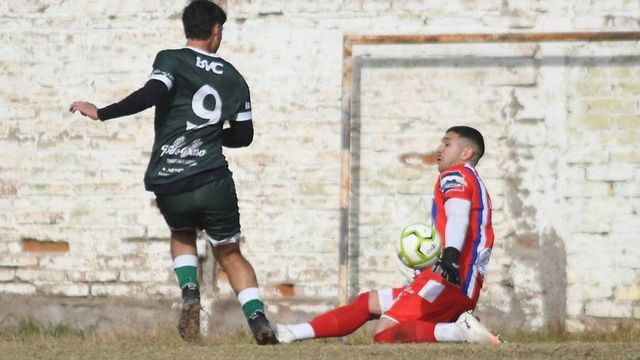 Rosario Puerto Belgrano igualó sin goles ante Pacífico de Bahía Blanca.