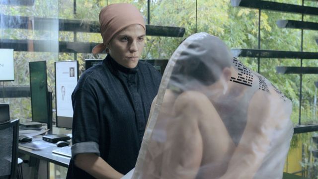 Los seis episodios de este thriller psicológico construyen una intrigante trama de suspenso ideal para maratonear.