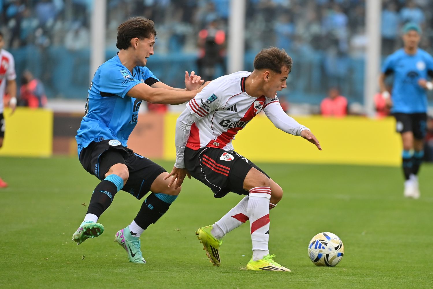 River pegó primero en la final ante Belgrano, gol de Facundo Colidio.