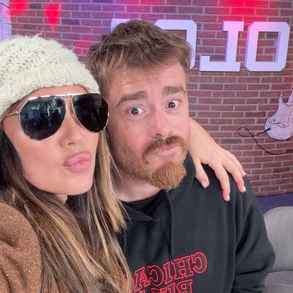 Karina Olga Jelinek se sumó al streaming con Homero Pettinato y sorprendió con dos accesorios en tendencia este otoño