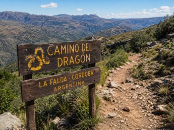 El Camino del Dragón, una de las caminatas más elegidas para este invierno en Punilla