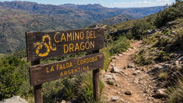 El Camino del Dragón, una de las caminatas más elegidas para este invierno en Punilla