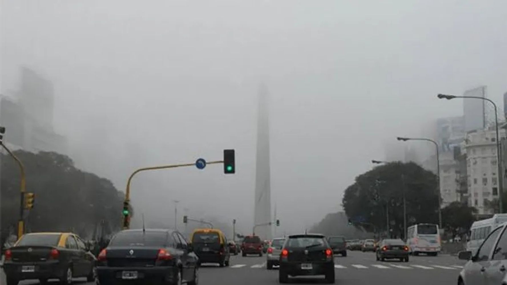 Los bancos de niebla y la alta humedad generarán un efecto de "aire mojado" que afectará la percepción del frío durante las mañanas.