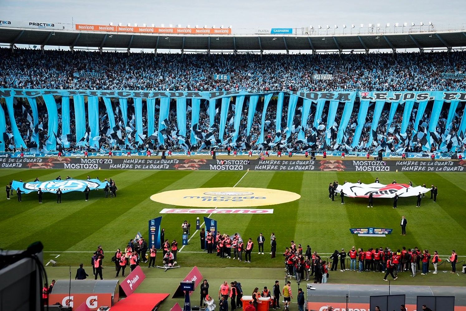 Belgrano campeón ante River, con una multitud en el Kempes.