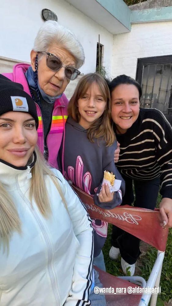 Wanda Nara viajó a Rosario con sus hijas y compartió el feriado con Juan Icardi