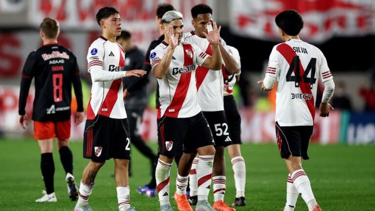 Quién es el futbolista con raíces nigerianas que debutó en River y es fanático de Julián Álvarez
