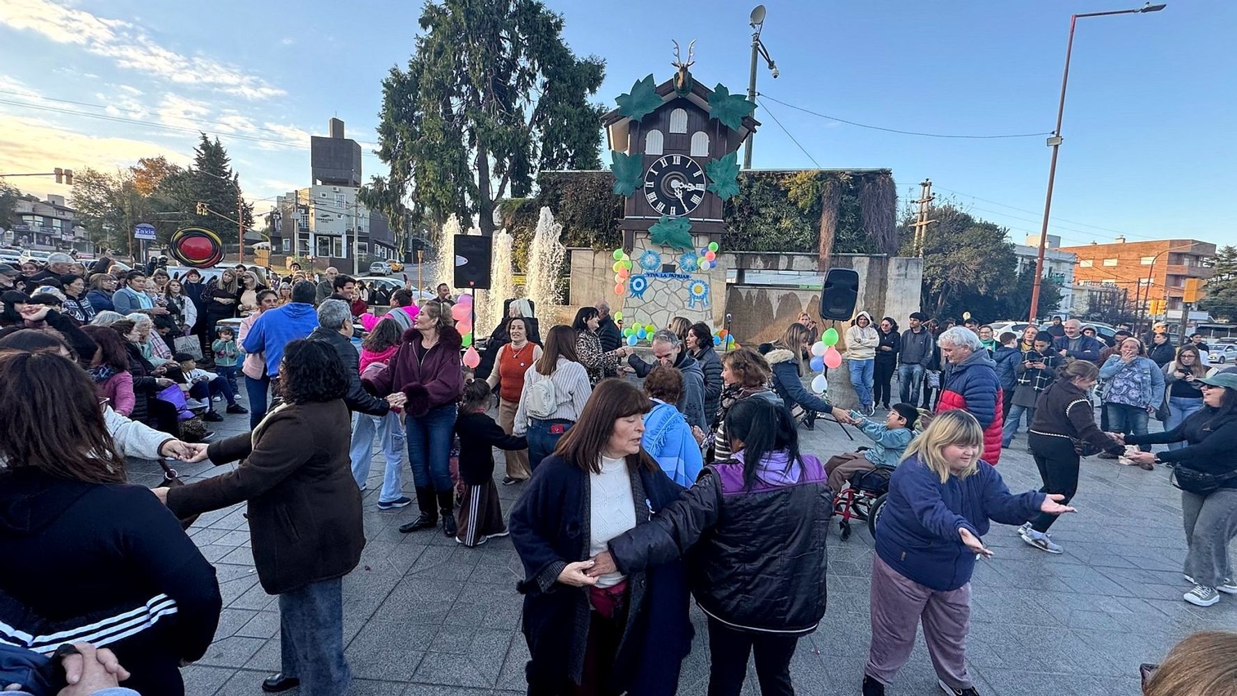 El Cucú tuvo su gran fiesta de cumpleaños en pleno centro de Carlos Paz.
