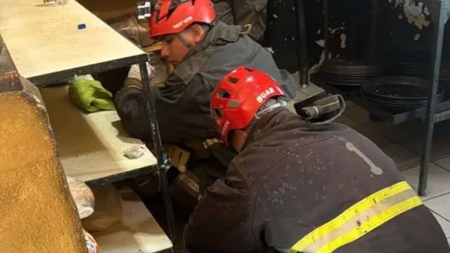 Una trabajadora está internada tras la explosión de un horno.