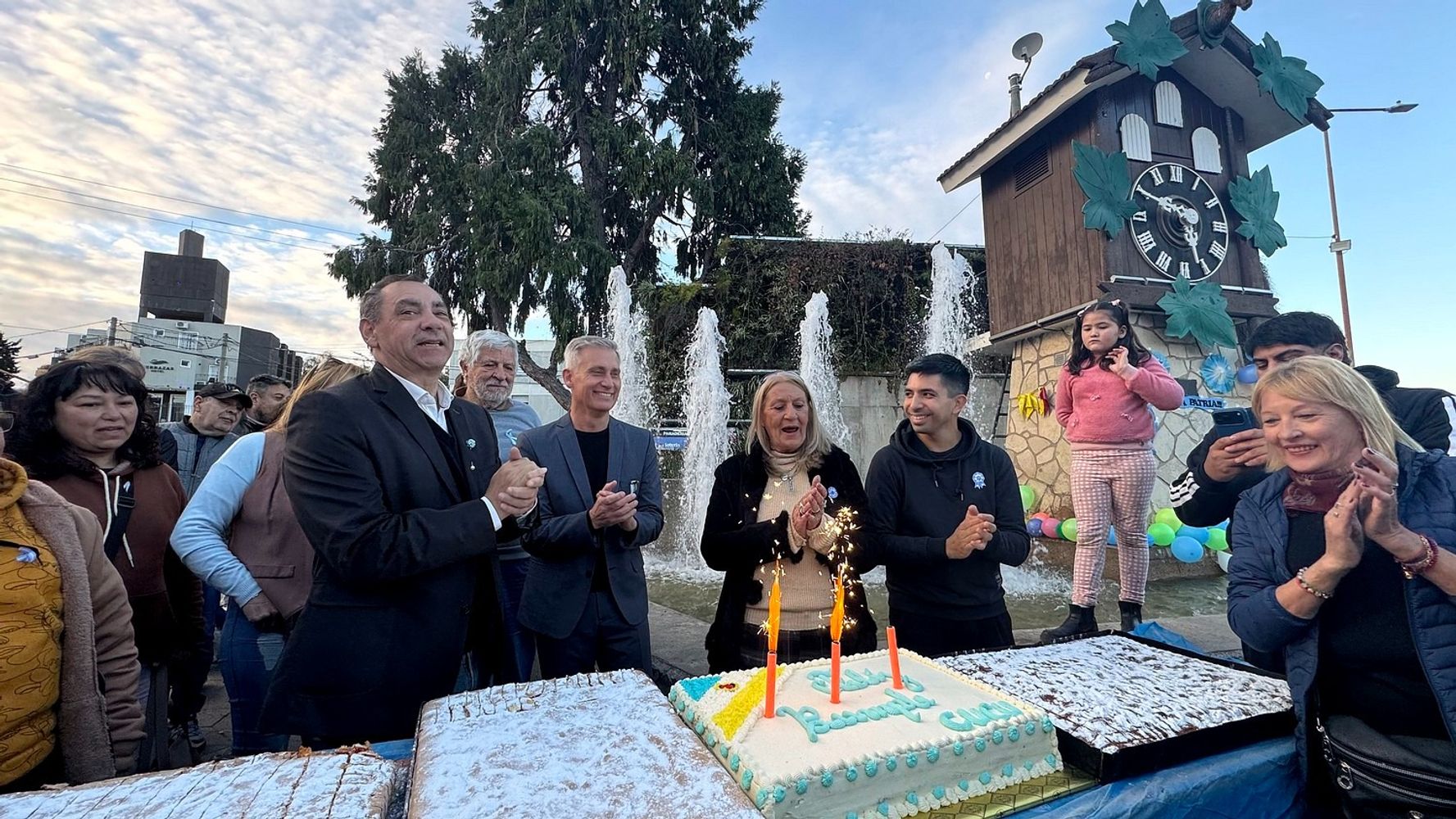 El Cucú tuvo su gran fiesta de cumpleaños en pleno centro de Carlos Paz.
