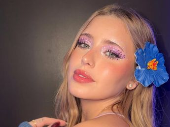 Coti Romero eligió el color celeste para que sea el protagonista de su look y arrasó en Instagram