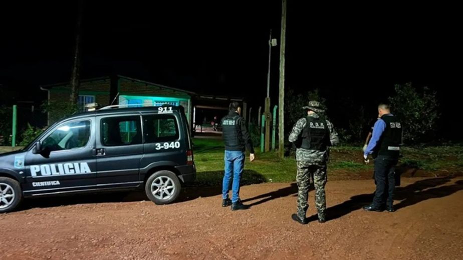 Homicidio en Colonia Alberdi: la víctima habría recibido un disparo en el rostro