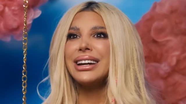 Stefy Xipolitakis lanzó una nueva canción.