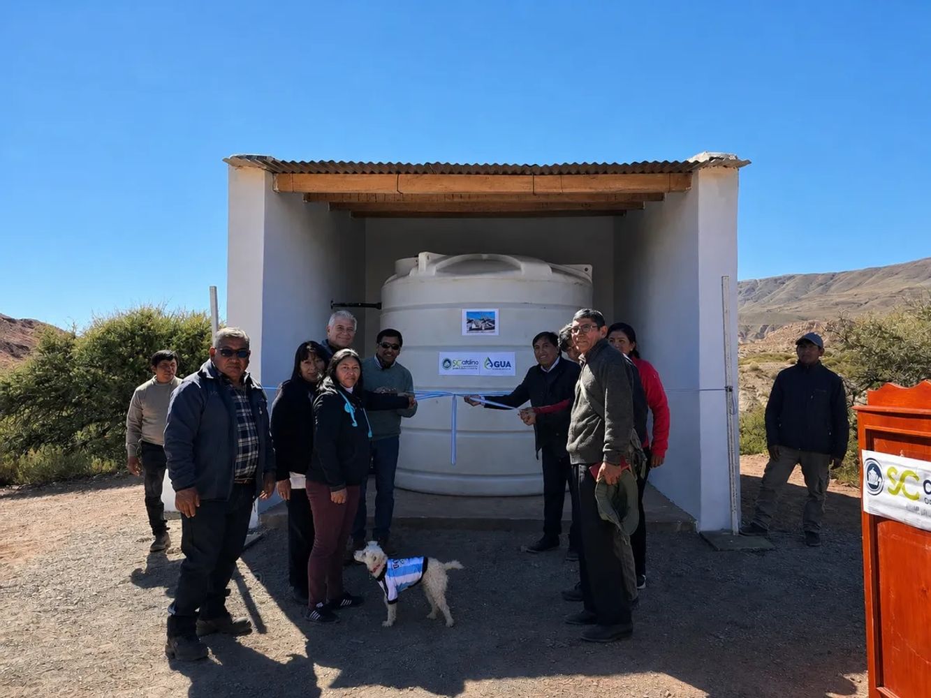 En la frontera con Bolvia y a más de 3.500 metros de altitud, en El Angosto, Agua Potable de Jujuy inauguró una nueva instalación para mejorar el servicio a la población.