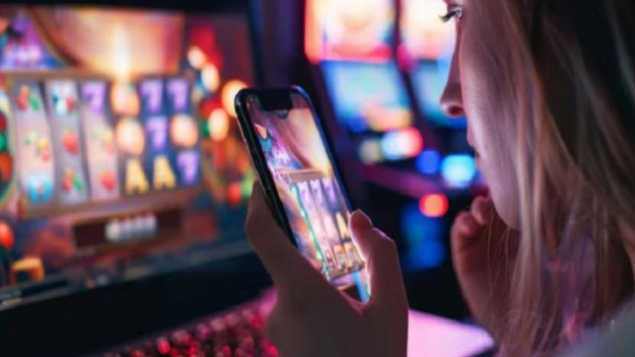 El Gobierno promueve una ley contra la ludopatía, pero permite la publicidad de las apuestas online