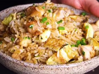 Cómo hacer arroz chaufa: la receta peruana para resolver el almuerzo o la cena con las sobras del día anterior