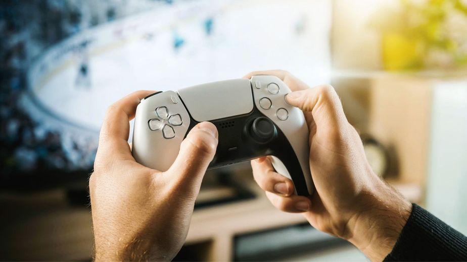 Un hombre asesinó a su bebé mientras jugaba videojuegos: sus familiares escucharon los gritos por los auriculares