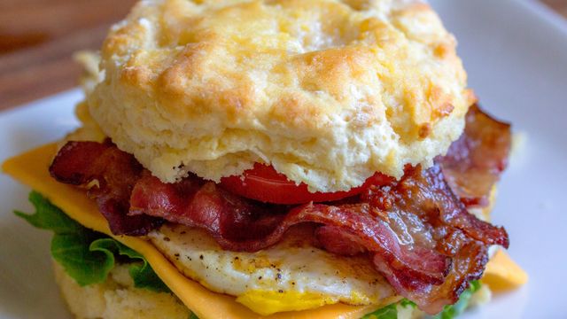 Cómo hacer un pan en sartén ideal para el desayuno.