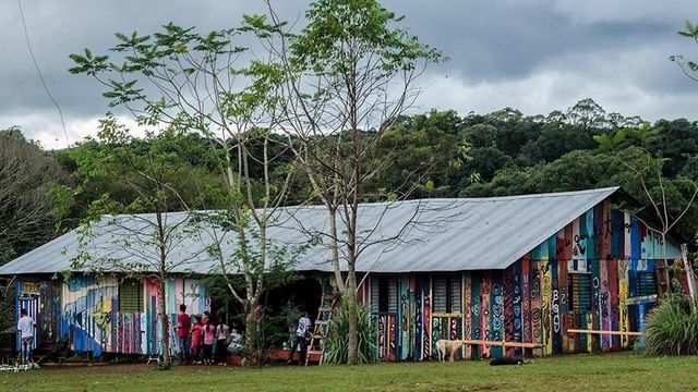 Más de 3.000 alumnos cursan la secundaria rural en Misiones y enfrentan desafíos de conectividad y acceso.