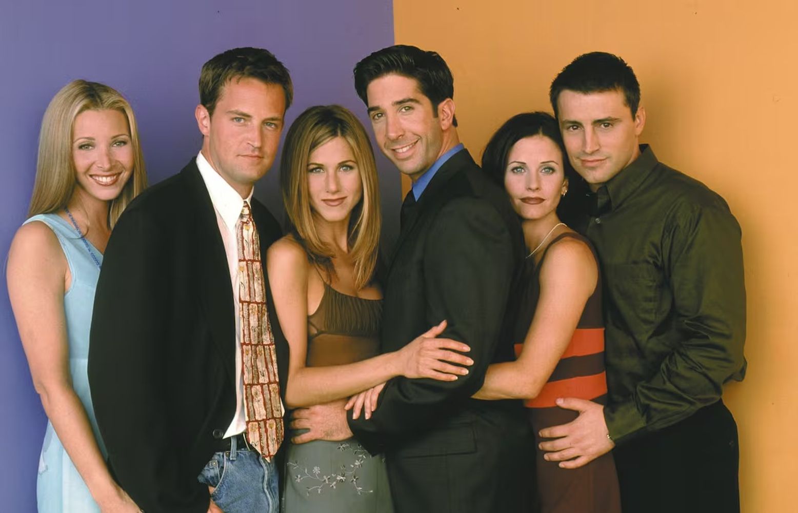 Matthew Perry como parte del elenco principal de Friends.