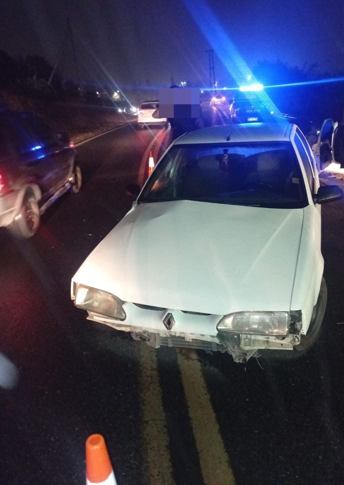 Perdió el control en una curva y provocó un fuerte choque en Villa del Lago.
