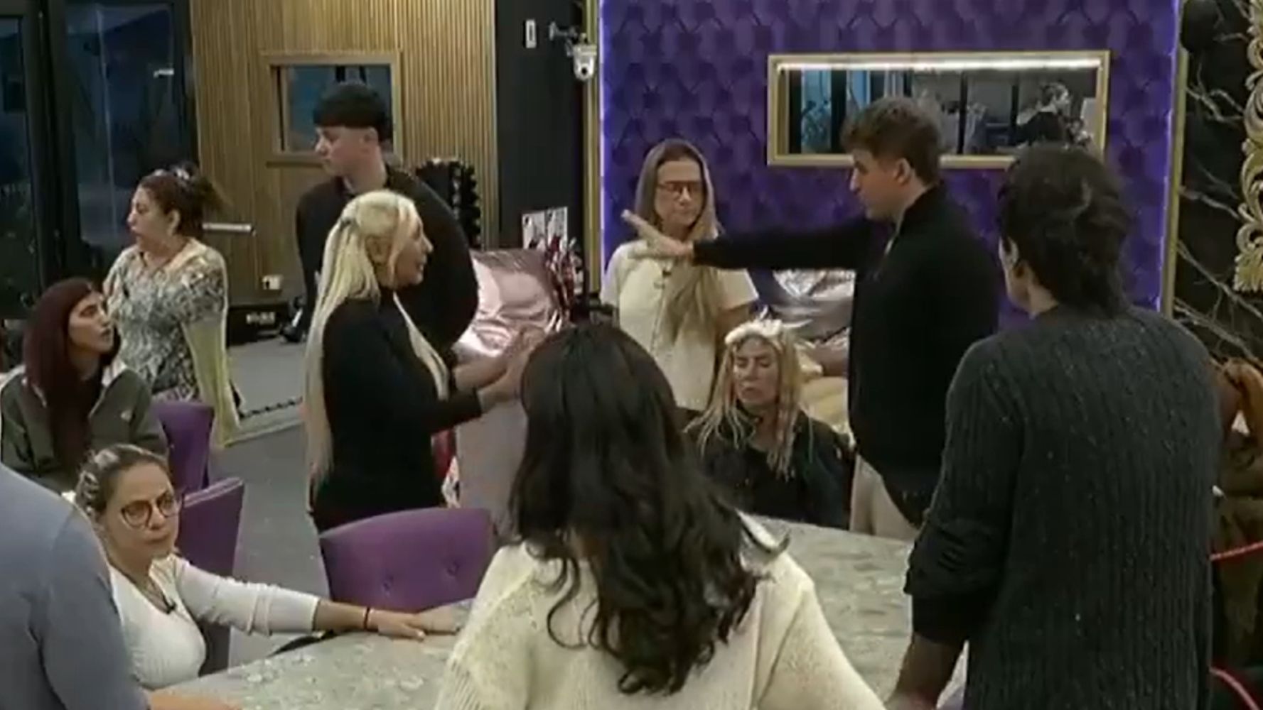 Zilli y Manuel protagonizaron un escándalo por un flan