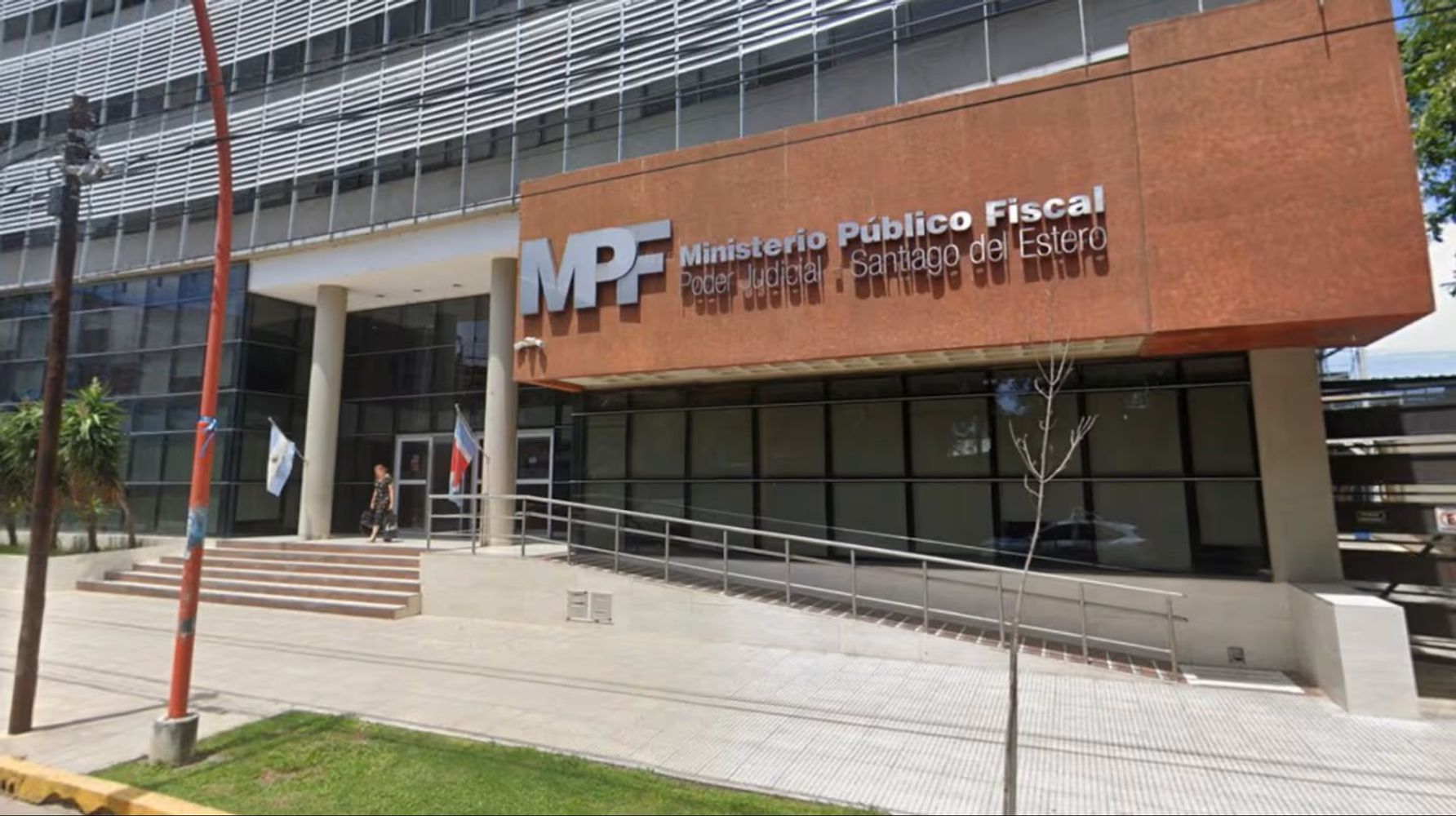 Fue al hospital por malestares estomacales y descubrieron que una niña de 12 años estaba embarazada: investigan a su padrastro.