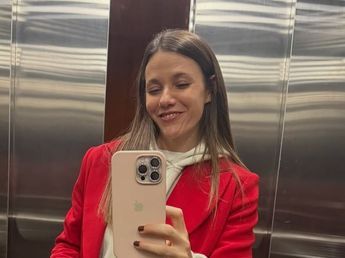 Luciana Rubinska asistió al lanzamiento de la marca de ropa de Enzo Fernández y arrasó con un outfit rojo y blanco
