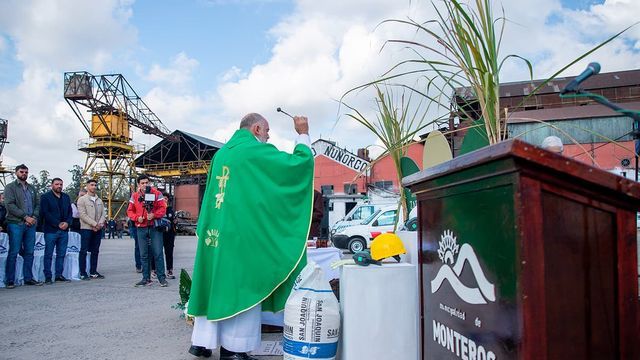 La ceremonia reunió a autoridades provinciales y municipales, empresarios, trabajadores y vecinos de Monteros.