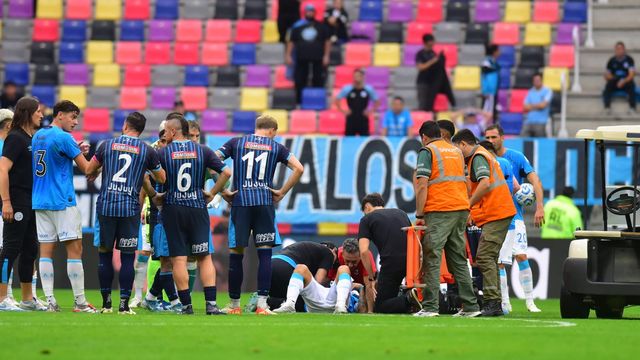 Lucas Zelarayán sufrió una descompostura en pleno partido entre Belgrano y Gimnasia de Jujuy