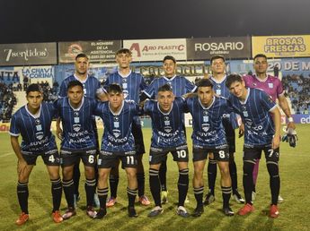 Racing se olvidó de ganar, sigue abajo en la tabla y volvió a irse reprobado de Nueva Italia