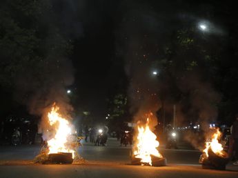 Allegados a Agostina marcharon, cortaron avenida Circunvalación y hubo cruces con la Policía