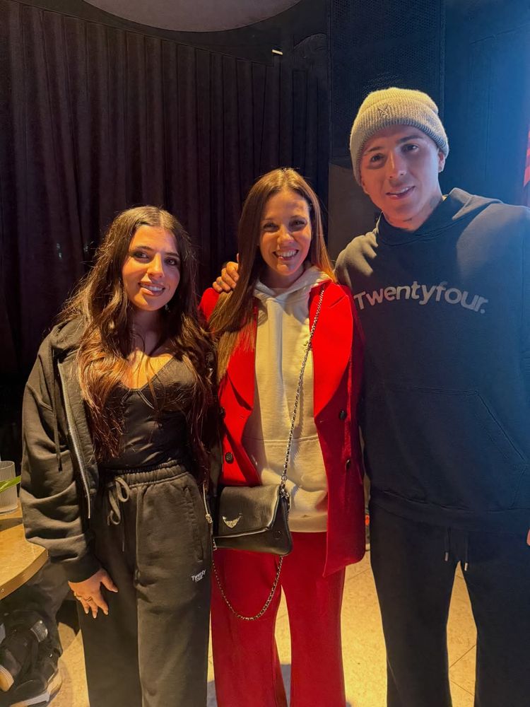 Luciana Rubinska asistió al lanzamiento de la marca de ropa de Enzo Fernández y arrasó con un outfit rojo y blanco