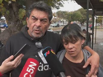 Los abuelos y el padre de Agostina fueron recibidos por Llaryora: a qué se comprometió el gobernador