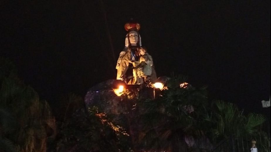La tradicional Elevación de la Virgen del Carmen volvió a reunir a la comunidad famaillense