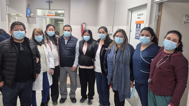 Medina Ruiz dialogó con médicos, enfermeros y equipos técnicos que se encontraban de guardia.