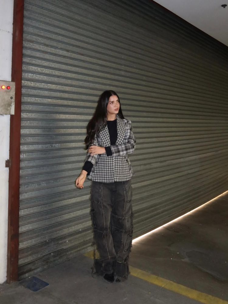 Zaira Nara reversionó un saco sastrero y apostó por el estampado en tendencia esta temporada
