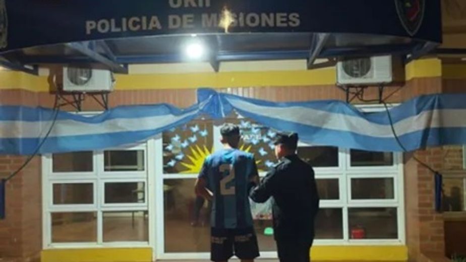 Detuvieron a un futbolista por agredir al árbitro tras un partido en Los Helechos