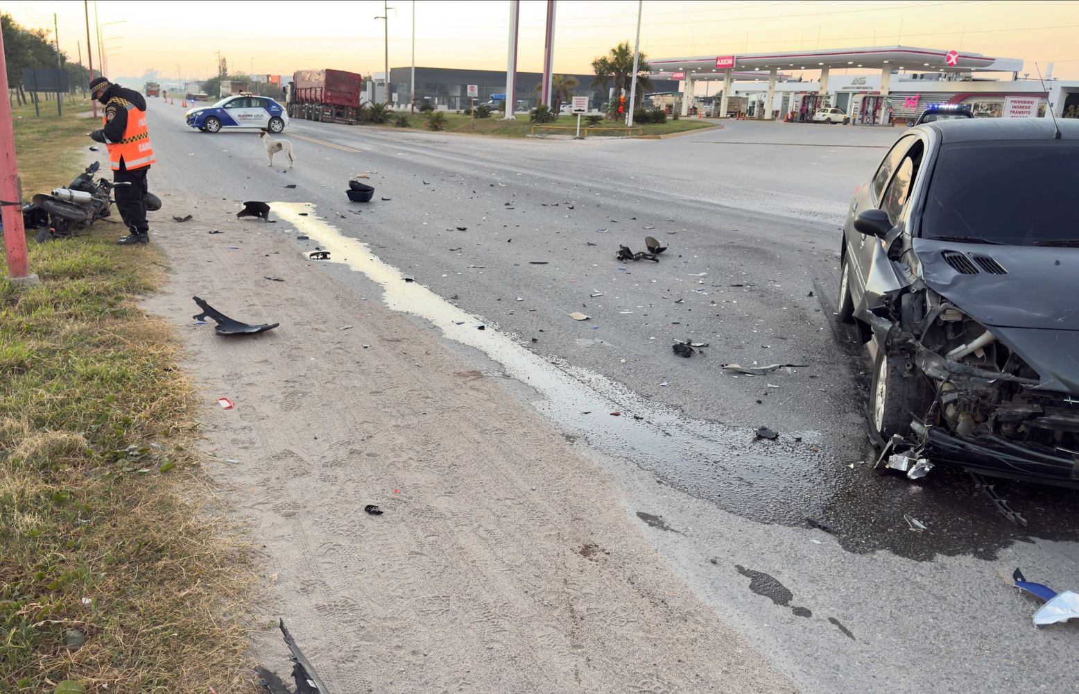 Tremendo accidente entre una motocicleta y un automóvil en Ruta Nacional 19 en Arroyito