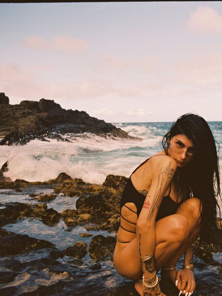 Adelanto verano: Mia Khalifa desbloqueó una nueva tendencia en trajes de baño y sorprendió a todos