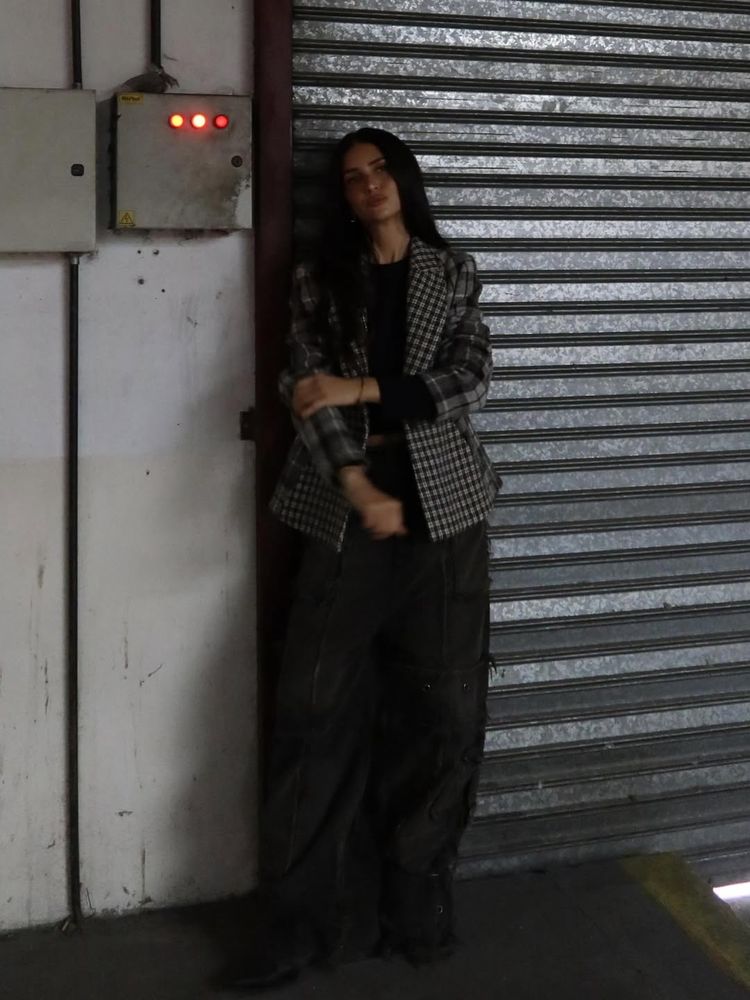 Zaira Nara reversionó un saco sastrero y apostó por el estampado en tendencia esta temporada
